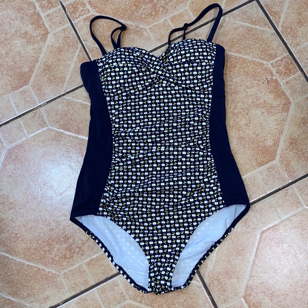 LIKE NEW Boden one piece bathing suit swim bikini